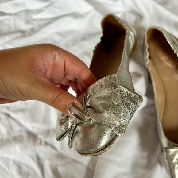 💎 Tory Burch Metallic Silver Divine Bow Ballet Flats Shoe💎 - Picture 4 of 10